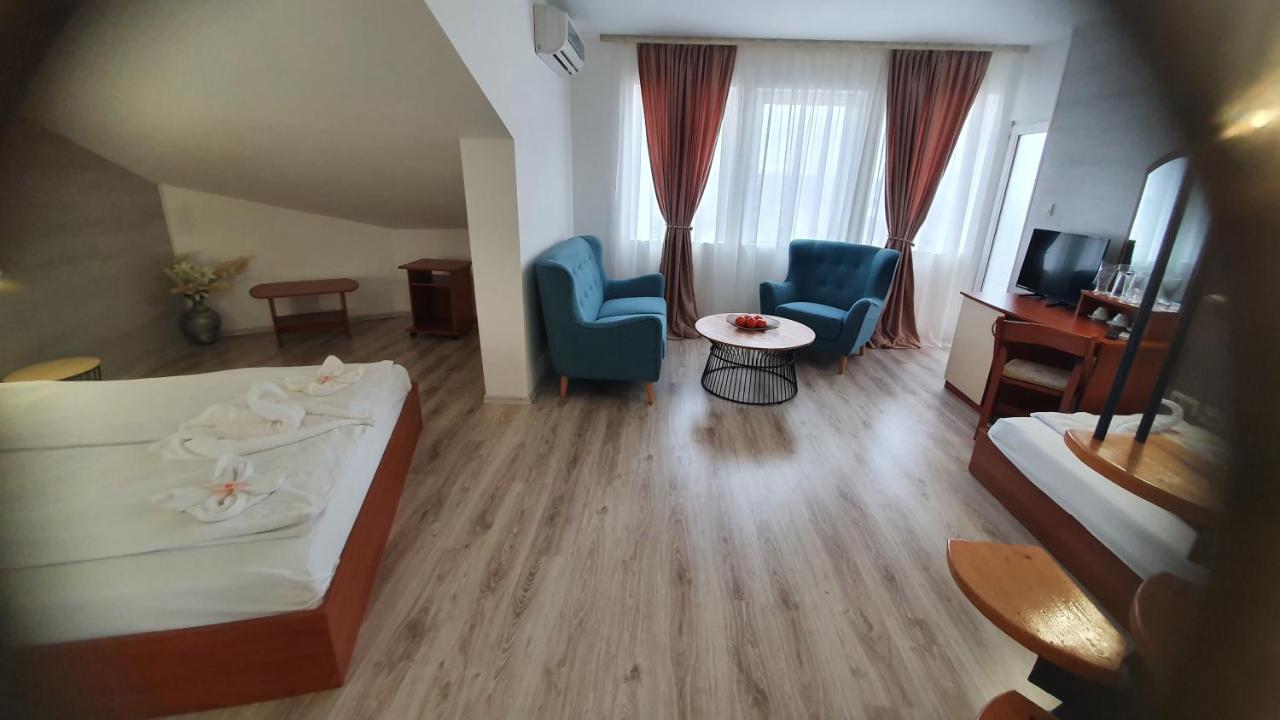 Sea Horse Hotel Burgas City Eksteriør billede
